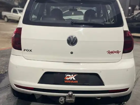 VOLKSWAGEN-FOX-1.6 MI ROCK IN RIO 8V FLEX 4P MANUAL VOLKSWAGEN-FOX-2013