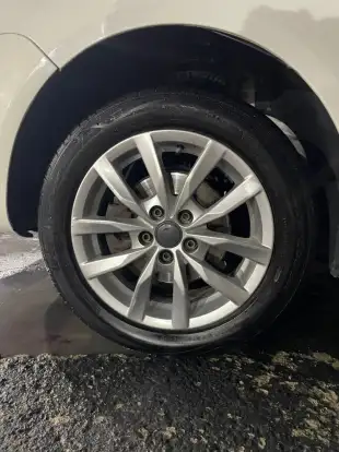 VOLKSWAGEN-FOX-2013