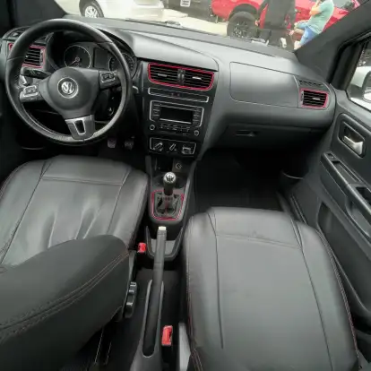 VOLKSWAGEN-FOX-2013