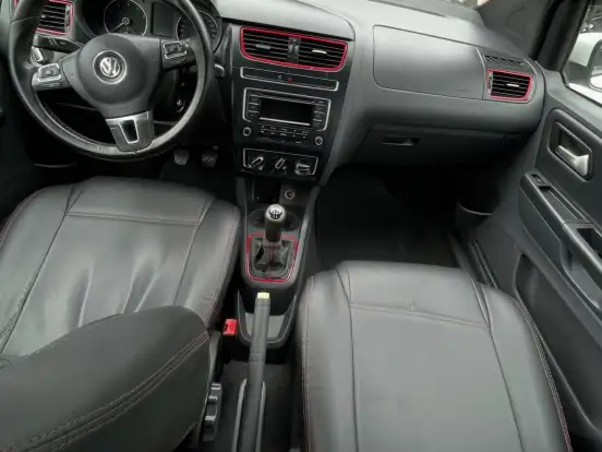 VOLKSWAGEN-FOX-1.6 MI ROCK IN RIO 8V FLEX 4P MANUAL VOLKSWAGEN-FOX-2013