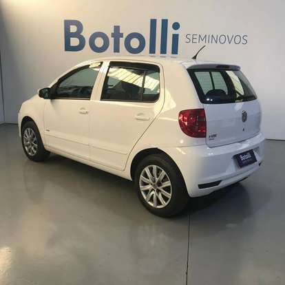 VOLKSWAGEN-FOX-2012