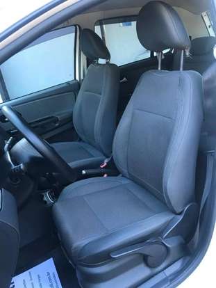 VOLKSWAGEN-FOX-2012