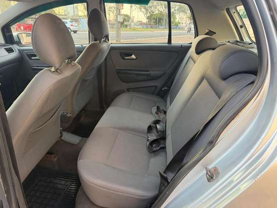 VOLKSWAGEN-FOX-2011
