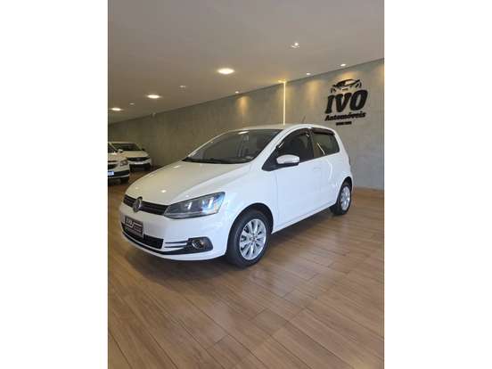 VOLKSWAGEN-FOX-2014