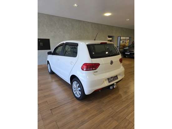 VOLKSWAGEN-FOX-2014