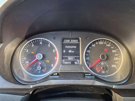 VOLKSWAGEN-FOX-2016
