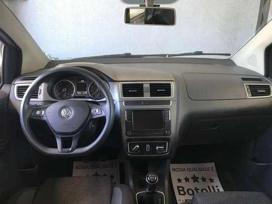 VOLKSWAGEN-FOX-2021