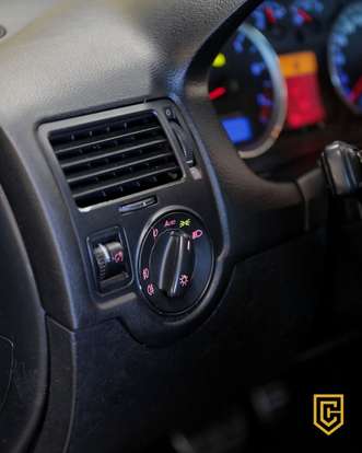 VOLKSWAGEN-GOLF-2011