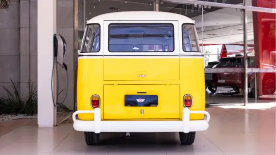 VOLKSWAGEN-KOMBI-1974