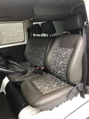 VOLKSWAGEN-KOMBI-2011