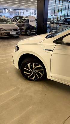 VOLKSWAGEN-POLO-2025