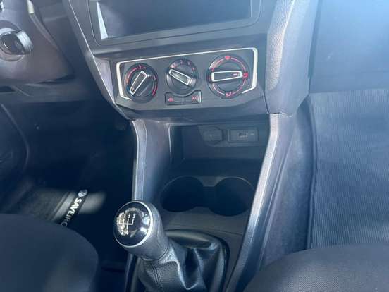 VOLKSWAGEN-SAVEIRO-2023