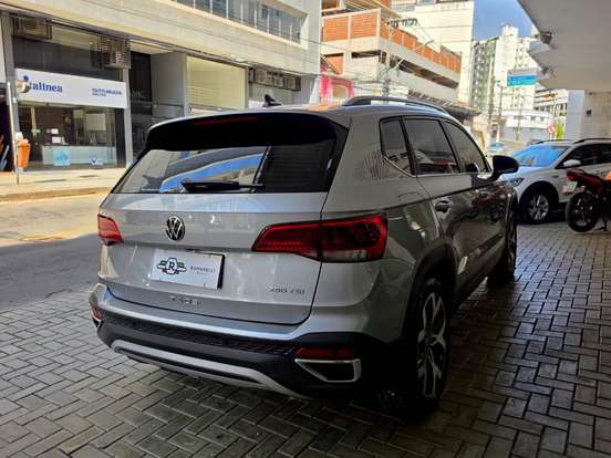 VOLKSWAGEN-TAOS-2024