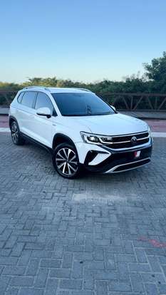 VOLKSWAGEN-TAOS-2021