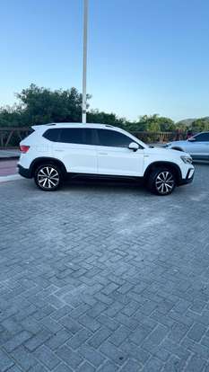 VOLKSWAGEN-TAOS-2021