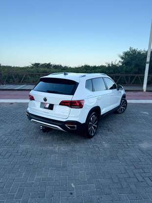 VOLKSWAGEN-TAOS-2021