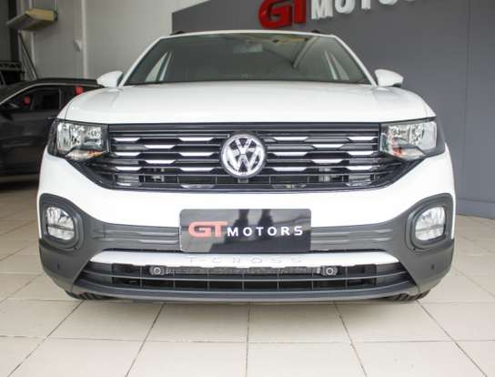VOLKSWAGEN-T-CROSS-2019
