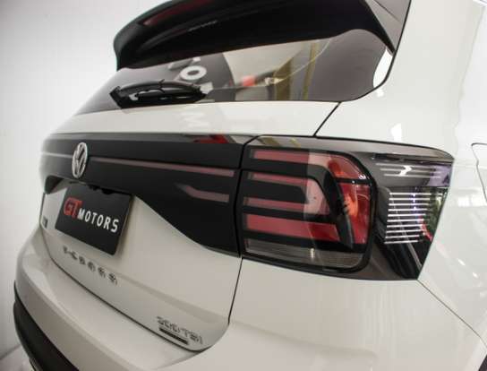 VOLKSWAGEN-T-CROSS-2019