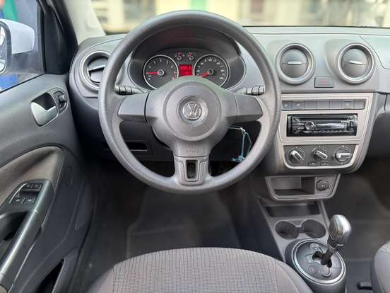 VOLKSWAGEN-VOYAGE-2013