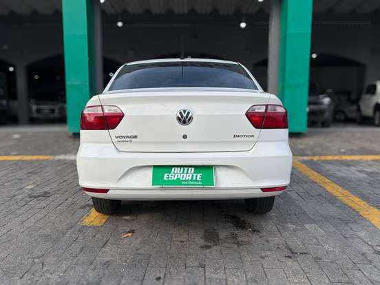 VOLKSWAGEN-VOYAGE-2013