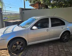 VOLKSWAGEN BORA 2.0 MI 8V GASOLINA 4P TIPTRONIC VOLKSWAGEN BORA 2.0 MI 8V GASOLINA 4P TIPTRONIC