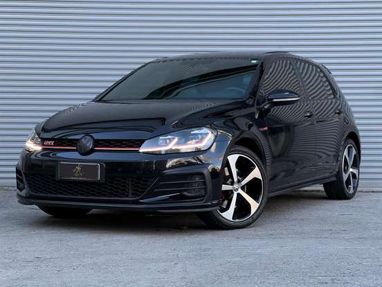 VOLKSWAGEN-GOLF-2019