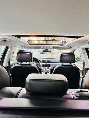 VOLKSWAGEN-PASSAT-2011