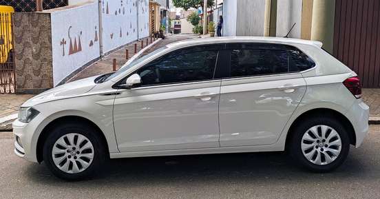 VOLKSWAGEN-POLO-2019