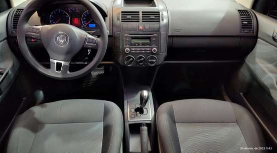 VOLKSWAGEN-POLO-2010