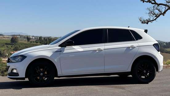 VOLKSWAGEN-POLO-2018