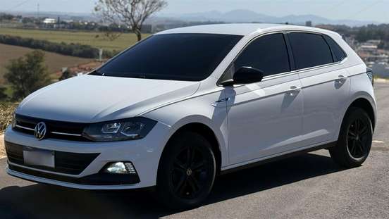 VOLKSWAGEN-POLO-2018