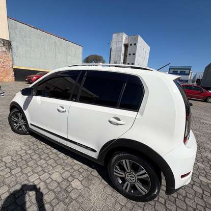 VOLKSWAGEN-UP-2017