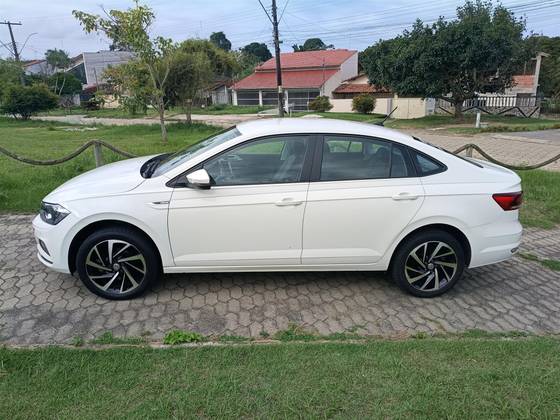 VOLKSWAGEN VIRTUS 1.0 200 TSI HIGHLINE AUTOMÁTICO