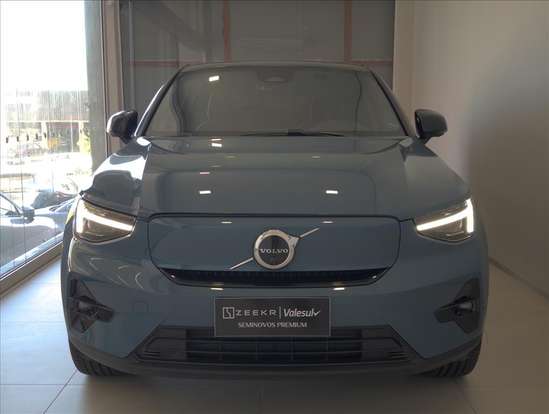 VOLVO-C40-2021