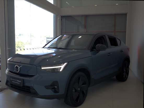VOLVO-C40-2021
