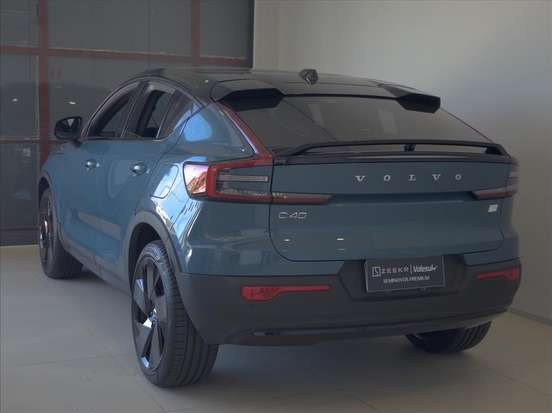 VOLVO-C40-2021