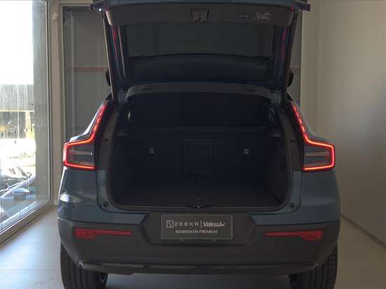 VOLVO-C40-P8 RECHARGE PURE ELECTRIC AWD VOLVO-C40-2021