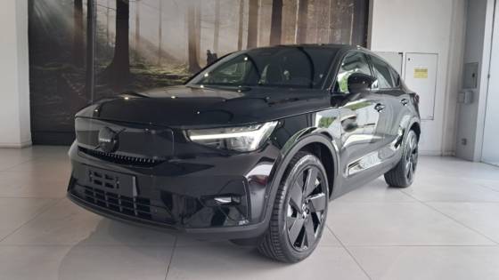 VOLVO EC40 P8 RECHARGE TWIN ELECTRIC ULTRA BLACK EDITION AWD