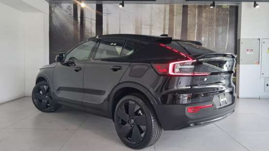 VOLVO-EC40-P8 RECHARGE TWIN ELECTRIC ULTRA BLACK EDITION AWD VOLVO-EC40-2026