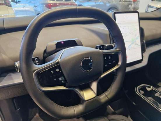 VOLVO-EX30-2024