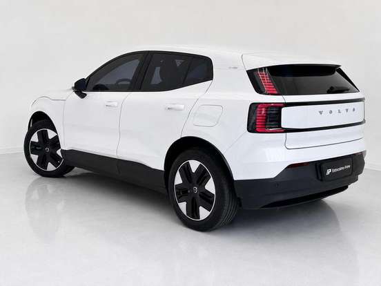 VOLVO-EX30-2024