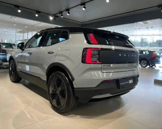 VOLVO-EX30-2026