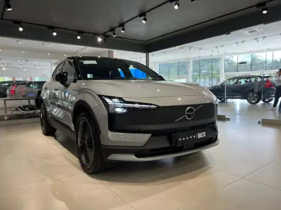 VOLVO-EX30-69 KW ELÉTRICO CROSS COUNTRY VOLVO-EX30-2026