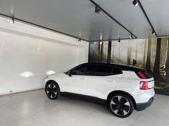 VOLVO-EX30-2026