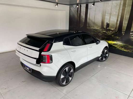 VOLVO-EX30-2026