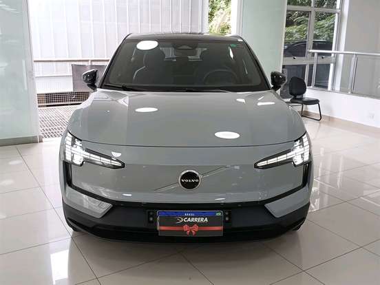 VOLVO-EX30-2024