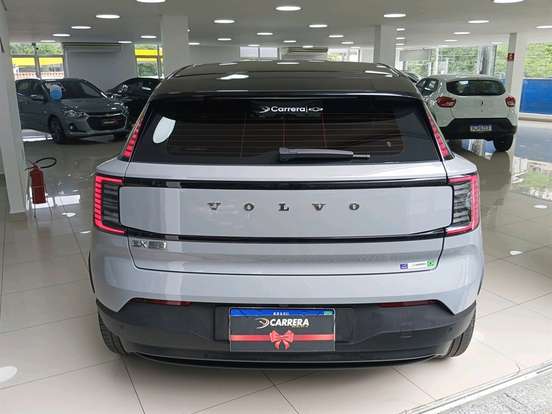 VOLVO-EX30-2024