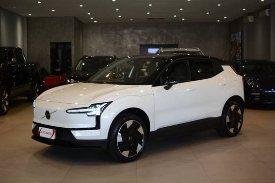 VOLVO EX30 69 KW ELÉTRICO PLUS