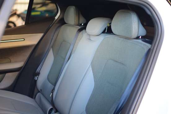 VOLVO-EX30-2024