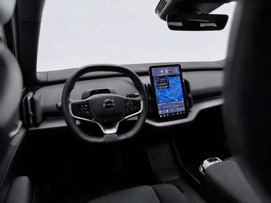 VOLVO-EX30-2024